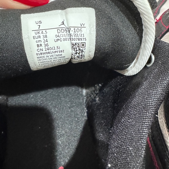 Wmns Air Jordan 1 Low SE Utility 'White Black Red - Picture 7 of 8